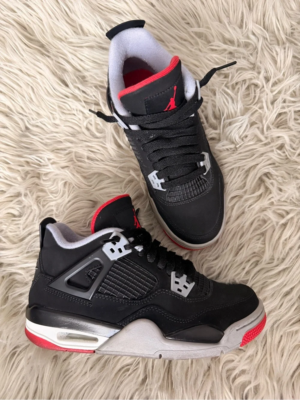Jordan Men's Black and Red Retro Sneakers